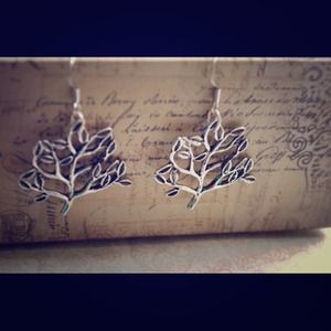 ON ETSY.COM Oak Tree Earrings🌿