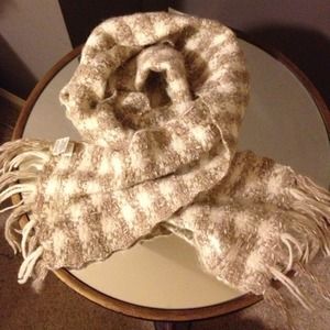 🌟Trade with @tini🌟 Banana Republic scarf