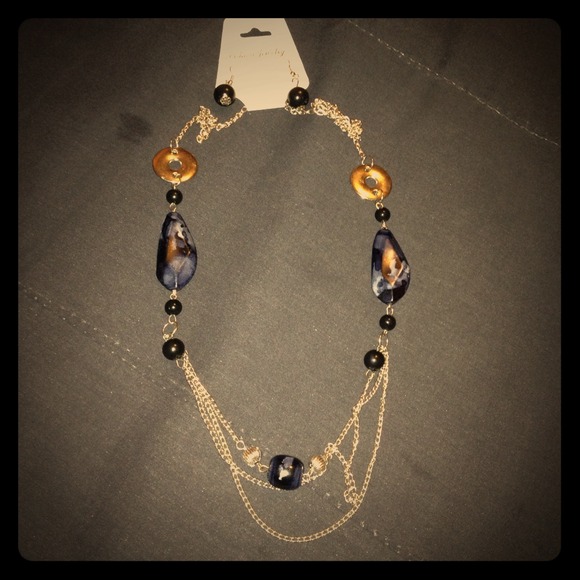 Stylish necklace of Blackbeads & matching earings