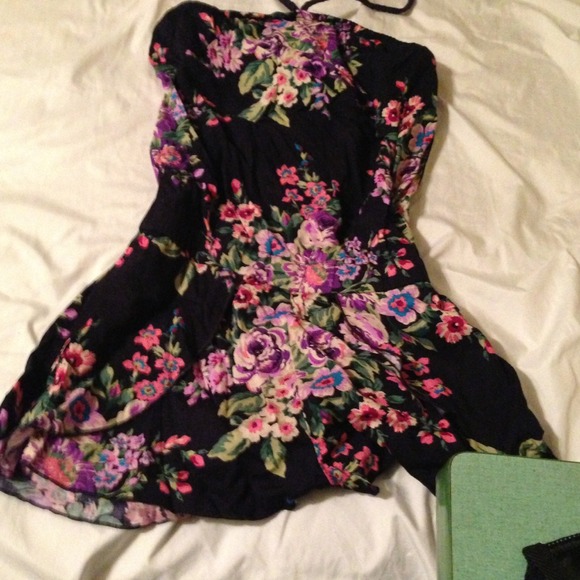 One piece - Picture 2 of 2