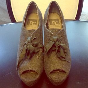 🎈REDUCED!! BC Footwear peep-toe wedges.