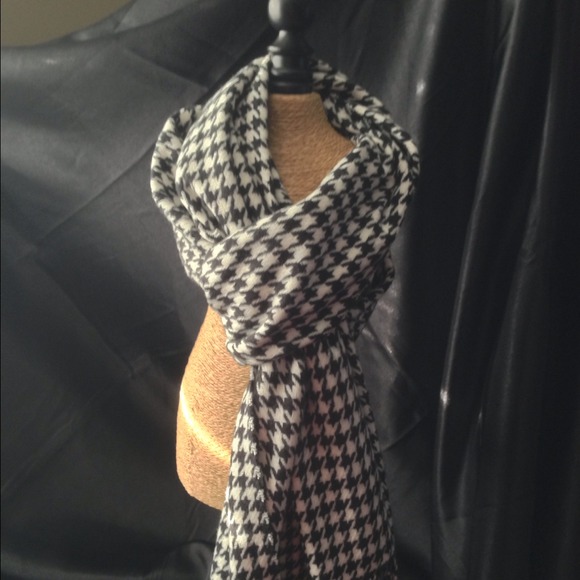 BN&CO Accessories - Cashmere Houndstooth Scarf