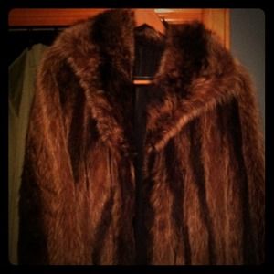 Beautiful vintage raccoon coat! Size small.