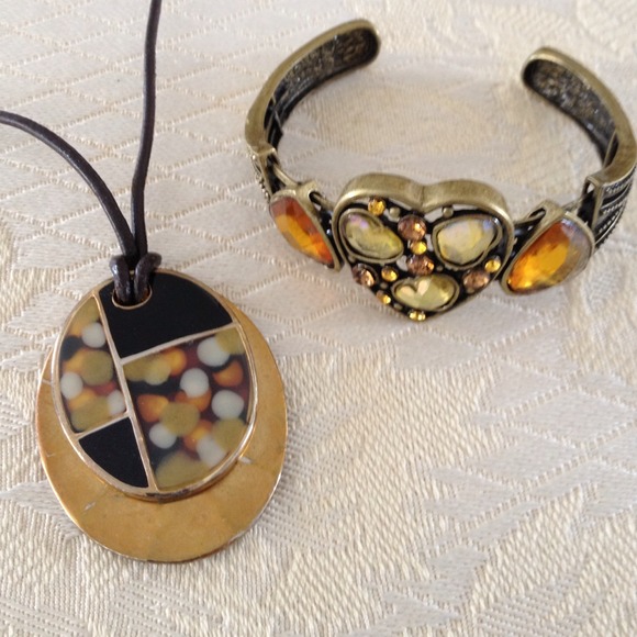 Striking brown, gold, black necklace and bracelet