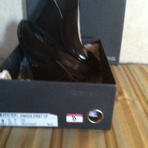 Kenneth Cole  size 8 shoes