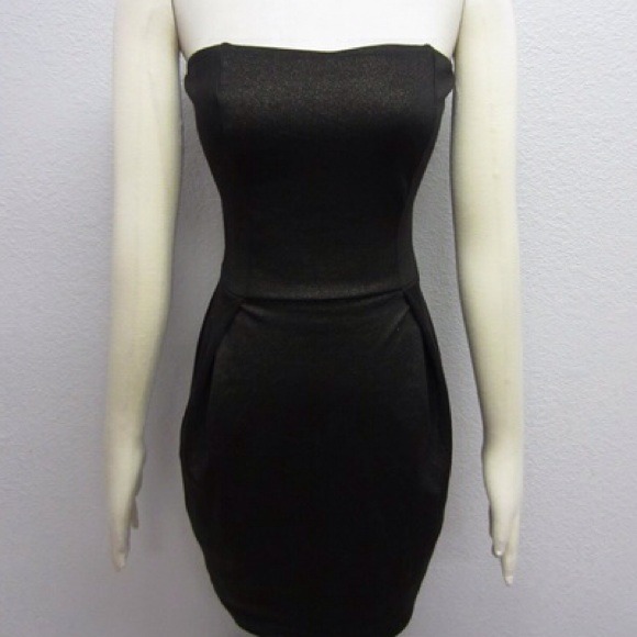 Material Black With Gold Shimmer Pleated Strapless