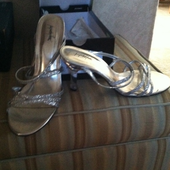 Dress silver shoe - Picture 1 of 1