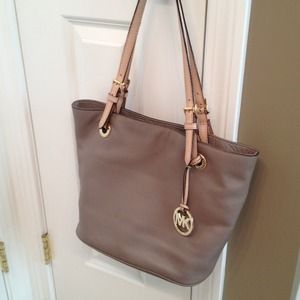 🚫Authentic Michael Kors🚫reserved  💜💜💜