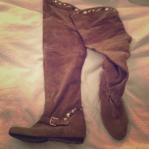 Apepazza Studded Boots