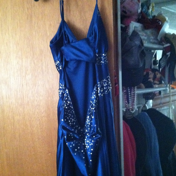 Prom dress - Picture 2 of 2