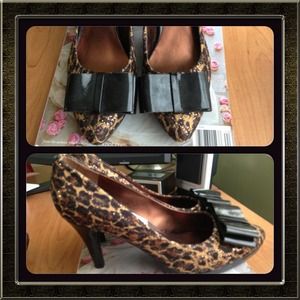 Anne Klein leopard high heel shoes