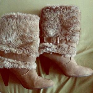 RESERVED Brownish Grey Fur Buckle Boots