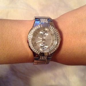 ⬇Reduced ⬇Authentic Guess Watch
