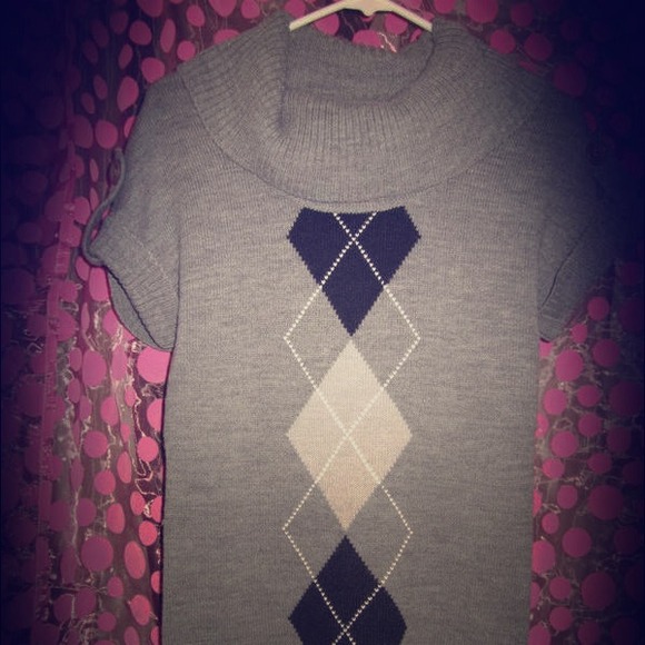 Plaid grey sweater
