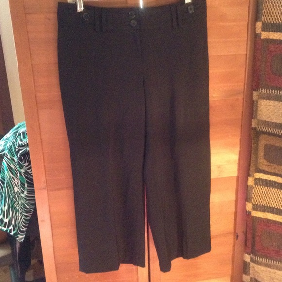SZ 6 WHITE/BLACK BRAND BLACK CAPRIS PANTS - Picture 1 of 4