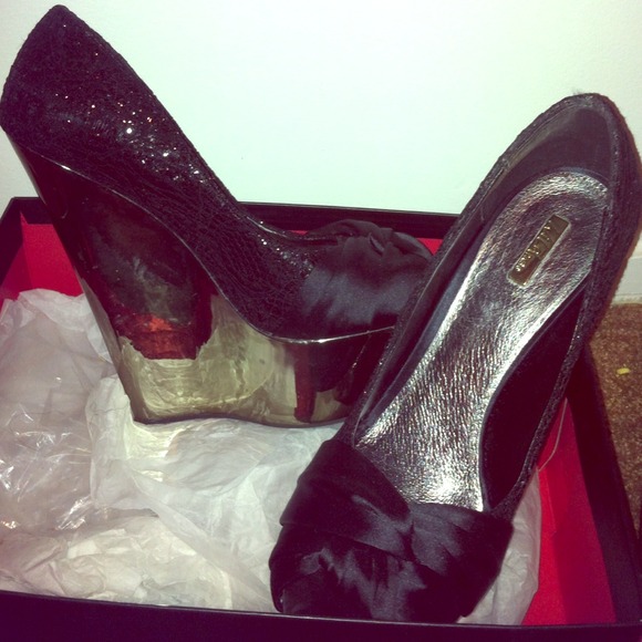 Platform - Picture 1 of 3