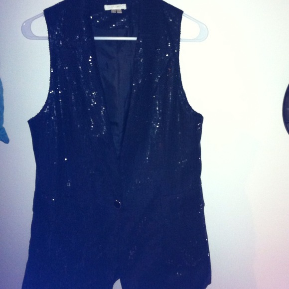 Vest - Picture 1 of 3