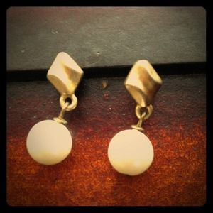 Gold pearl drop earrings