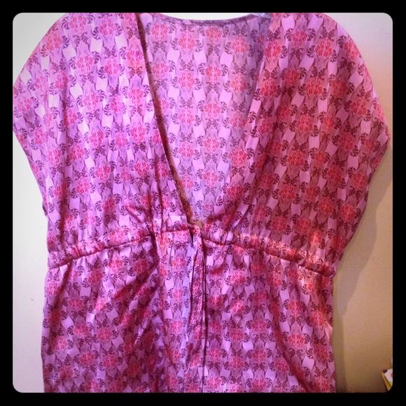 WOMEN'S DRESSY SHIRTS LARGE all for 10 DOLLARS - Picture 1 of 4