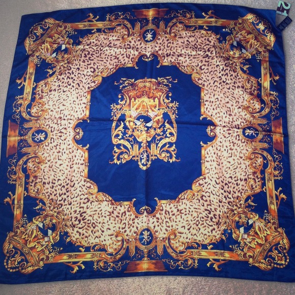🌷Sold/Bundled New with Tags Blue and gold scarf