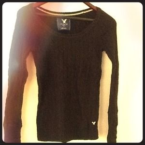 BUNDLE AE BLACK SWEATER AND FOSSIL BELT.