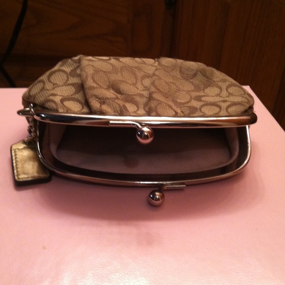 COACH Coin Purse- Authentic - Picture 3 of 3