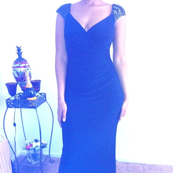 Dress - Picture 1 of 4