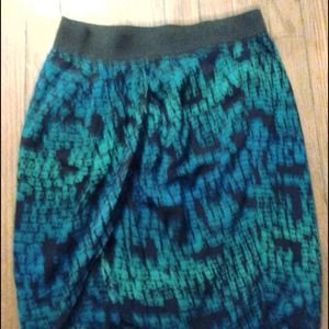 Green/blue pattern skirt