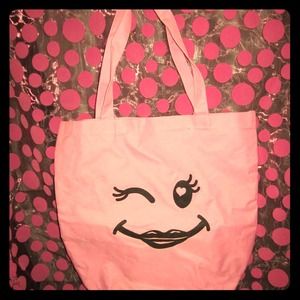 Pink (; Tote