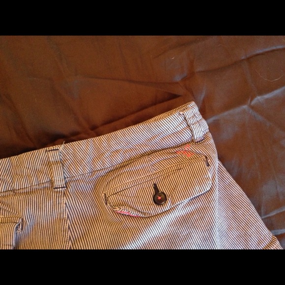 Shorts - Picture 3 of 3