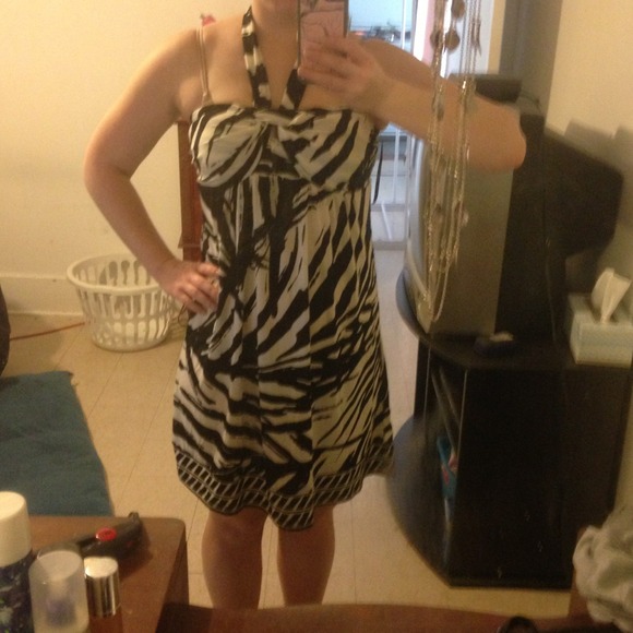 TRADING Billowy summer halter dress!