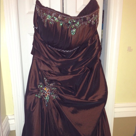 💥Reserved for kimberly279💥Brown formal dress