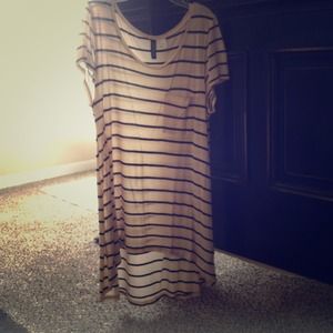 SOLD!!! In a bundle with Alice and Olivia dress!