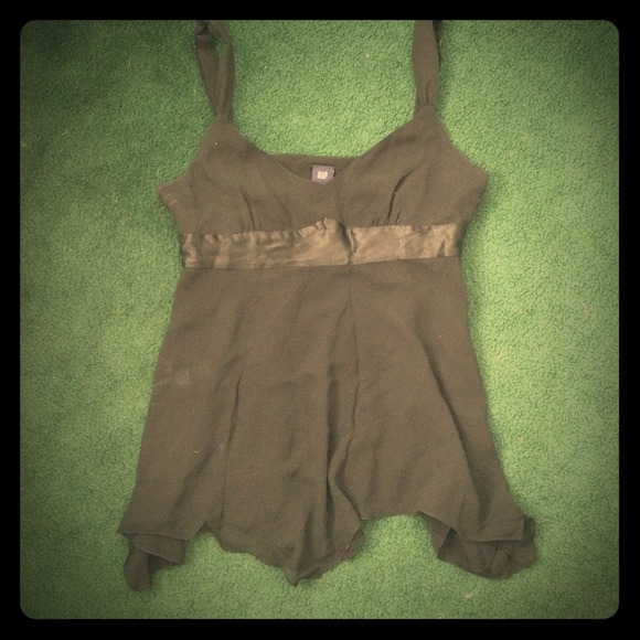 Black flowy tank with adjustable straps