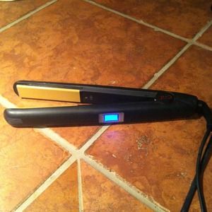 Chi digital flat iron with temp control