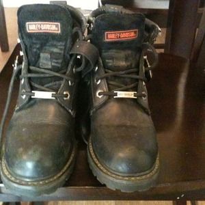 Authentic women's Harley Davidson boots.