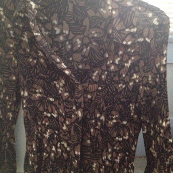 Black, brown and cream colored blouse