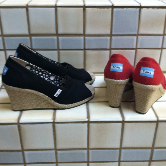Toms bundle size 7 wedges!