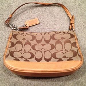 REDUCED. Auth. Coach shoulder bag REDUCED. Auth. Coach shoulder bag