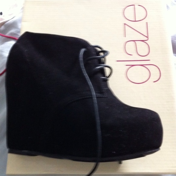 Black wedges with laces never worn
