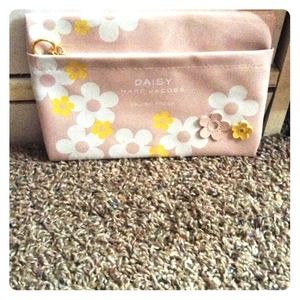 Daisy by Marc Jacobs wallet