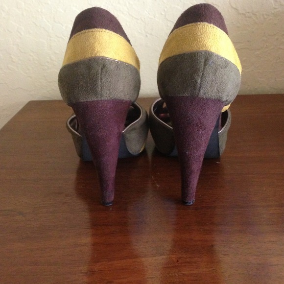 Anne Michelle - Picture 2 of 4