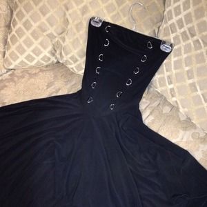 Cute black dress missing lace to tie up