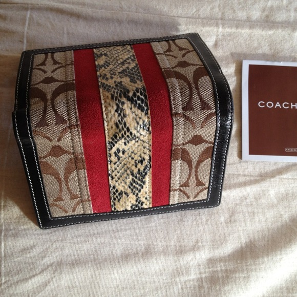 ⭕❌SOLD❌⭕Coach leather wallet. Authentic NWT - Picture 3 of 4