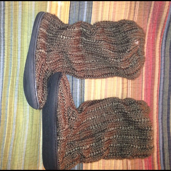 Vera Wang boots/slippers.