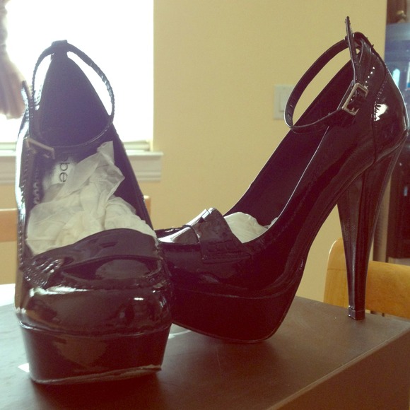 Bebe black heels - Picture 1 of 3