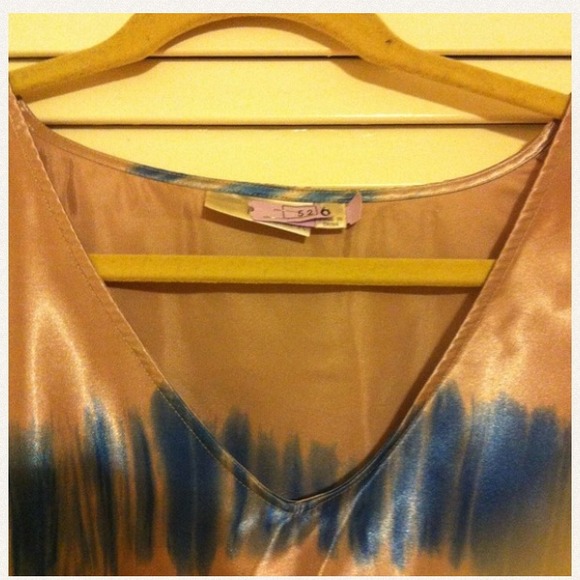 Perfect summer satin top taupe and blue Sz L - Picture 3 of 3