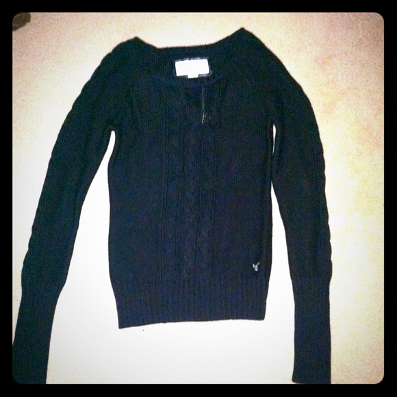 💢Sold💢NWT Black Fitted Sweater