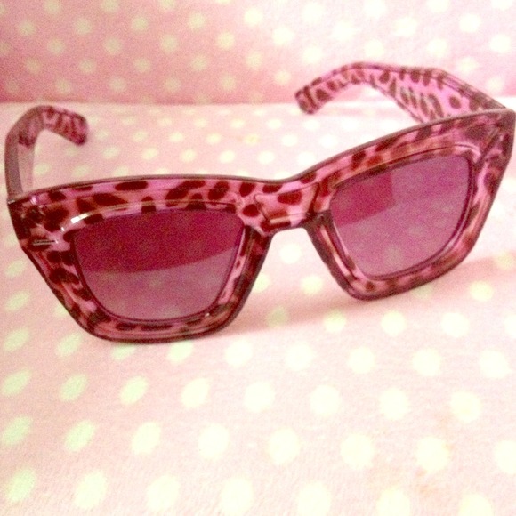 🎈SOLD🎈Pink leopard sunglasses-- too cute!