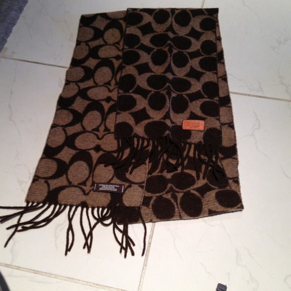 Authentic Coach scarf